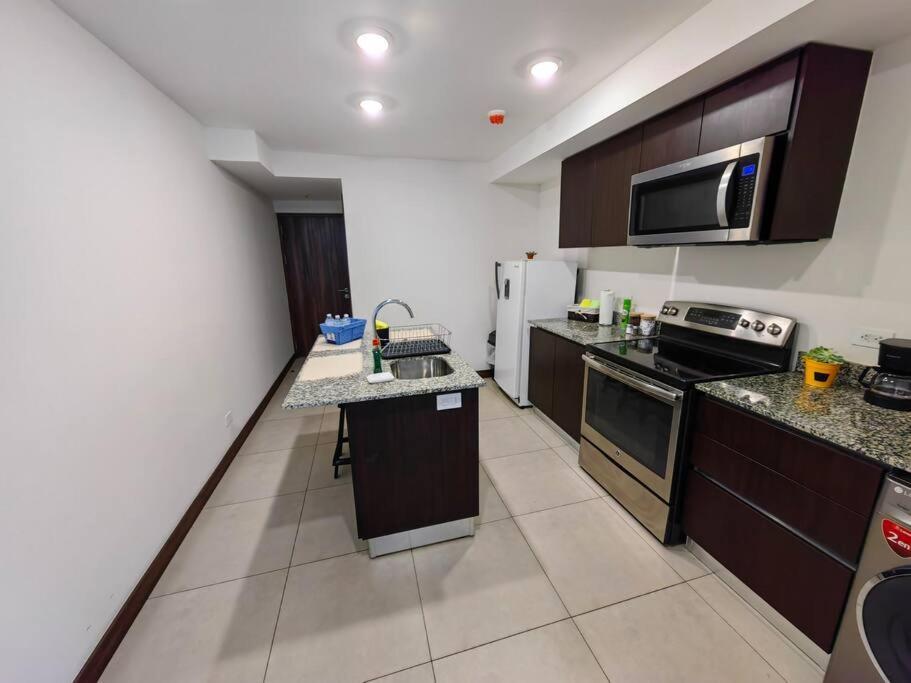 1102 Torre Los Yoses Hermoso Apartamento En Barrio Escalante Sin Parqueo San Jose  Exterior photo