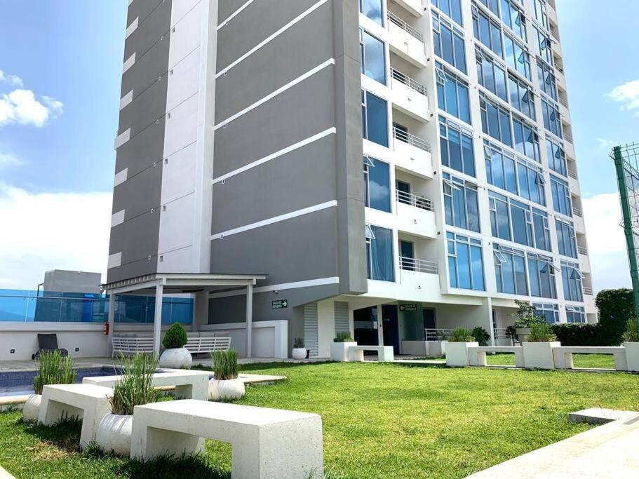 1102 Torre Los Yoses Hermoso Apartamento En Barrio Escalante Con Parqueo Apartment San Jose  Exterior photo